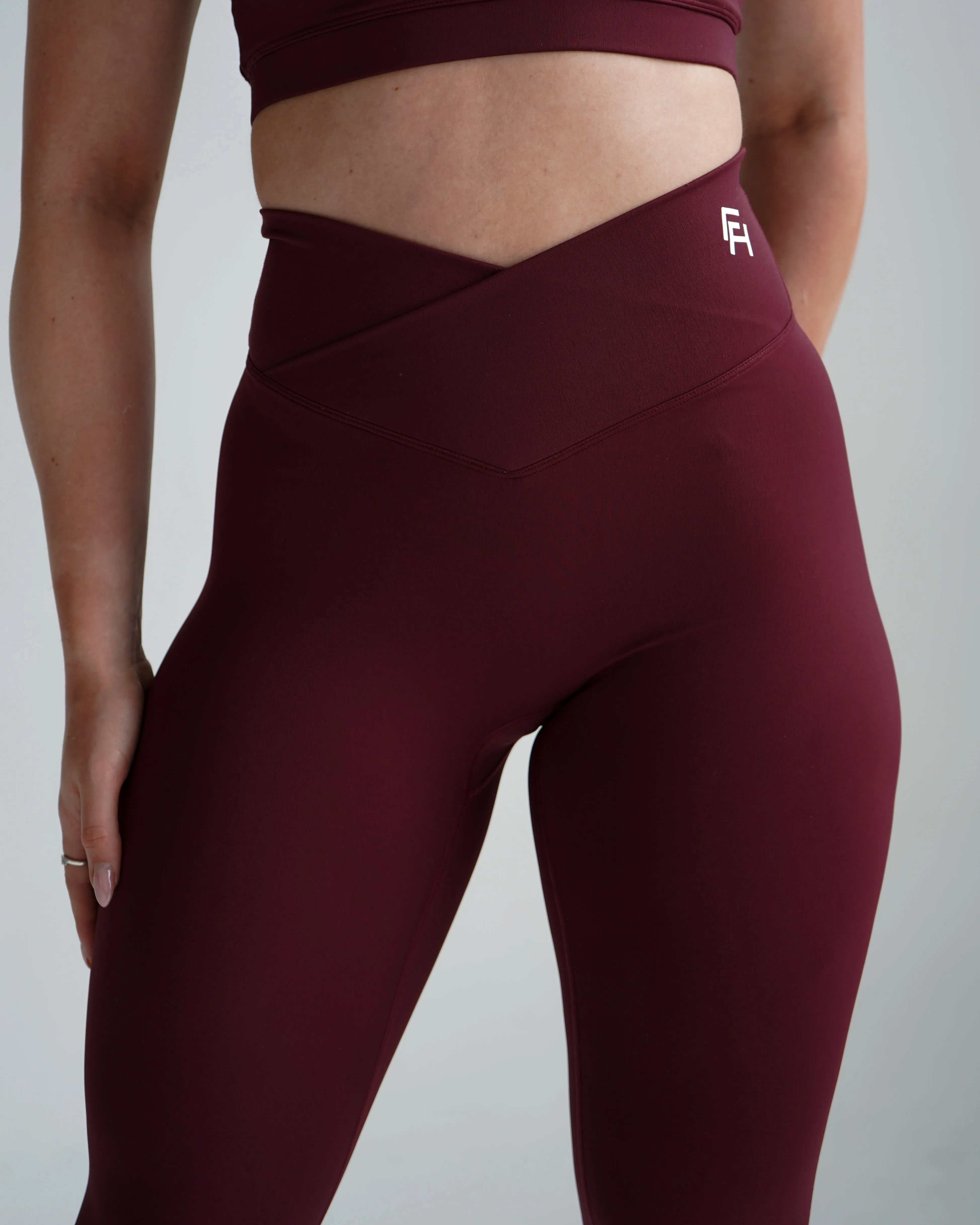 Impact V-Waist Leggings - Wine