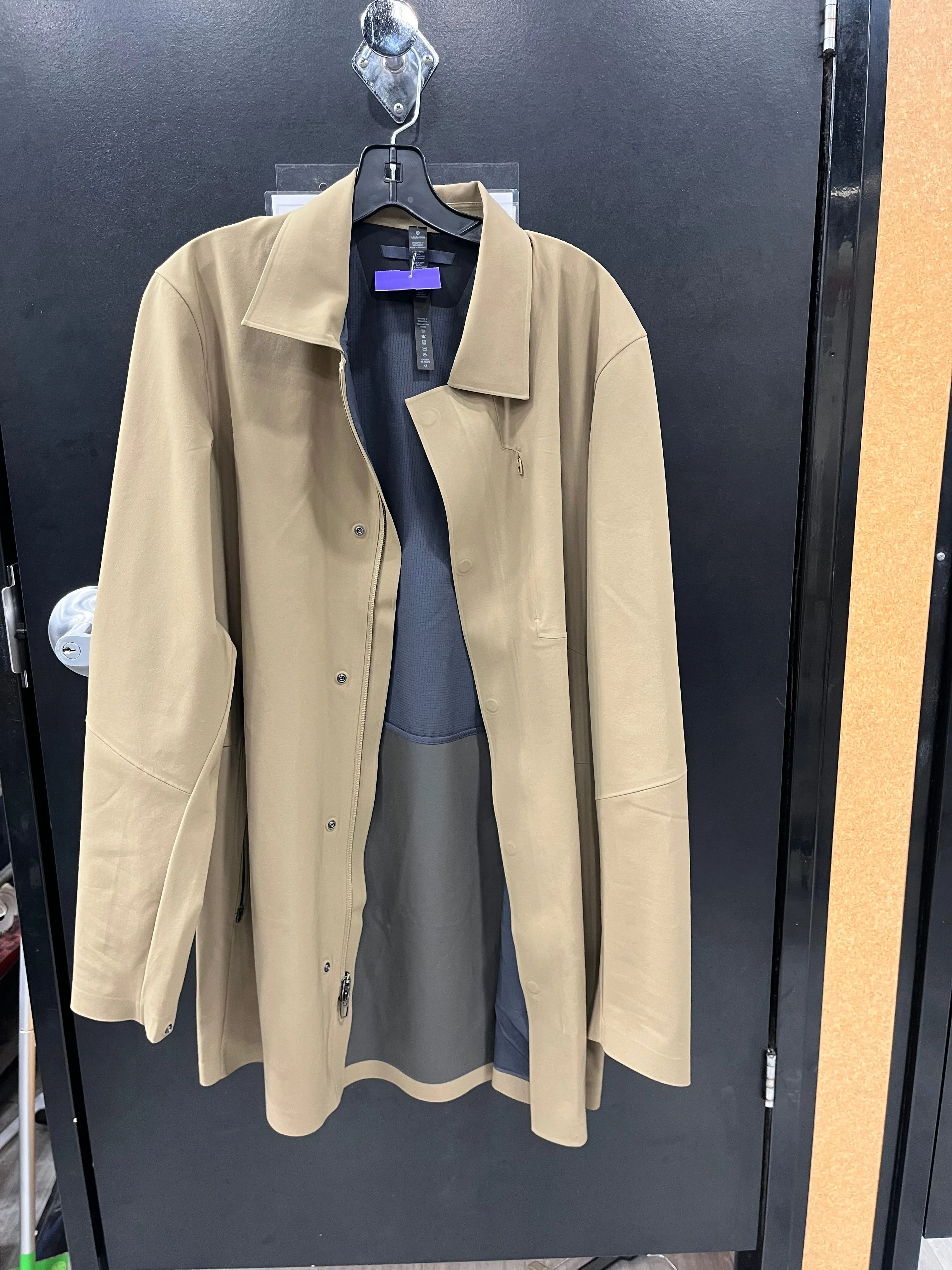 Lulu Lemon Heavy Outerwear Size Large 7678